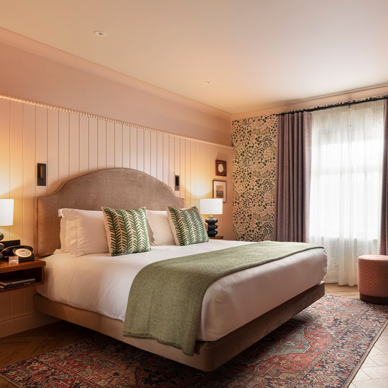 Flatwoven Washable Red Distressed Traditional Rug - Savanna