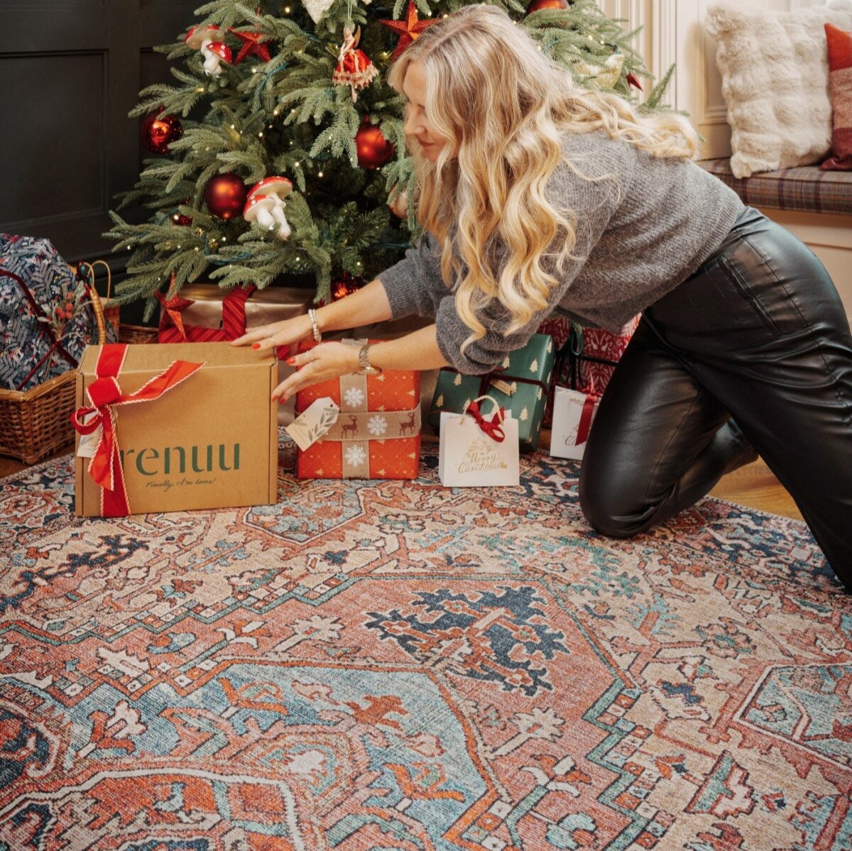 Flatwoven Washable Red Distressed Traditional Rug - Savanna